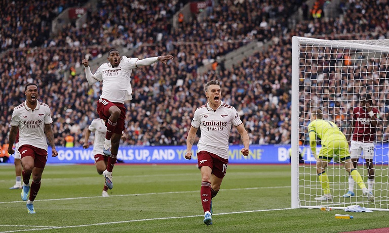 Arsenal varmisti jälleen voiton Valioliigan 36. kierroksella